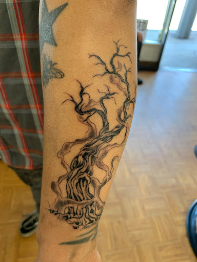 Tattoo Shop «Advanced Dermagraphics Tattoo», reviews and photos, 1132 E Pacific Coast Hwy, Long Beach, CA 90806, USA