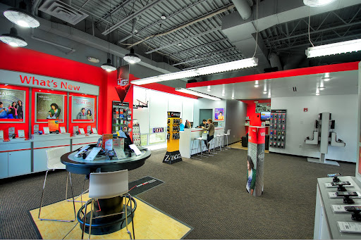 Cell Phone Store «Verizon Wireless - 50th & France», reviews and photos, 3724 W 50th St, Minneapolis, MN 55410, USA