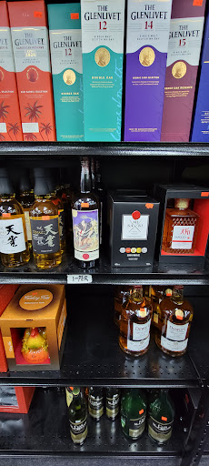 Liquor Store «Sprayberry Bottle Shop», reviews and photos, 2692 Sandy Plains Rd, Marietta, GA 30066, USA