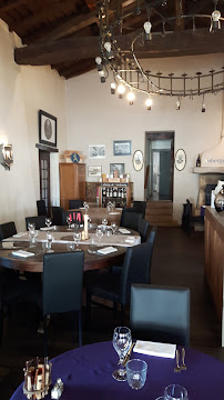 Atmosphère du Restaurant français Auberge de Montessuy à Châtillon-sur-Chalaronne - n°11