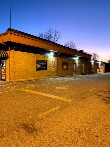 Liquor Store «Scores Liquors», reviews and photos, 6714 Shepherdsville Rd, Louisville, KY 40228, USA