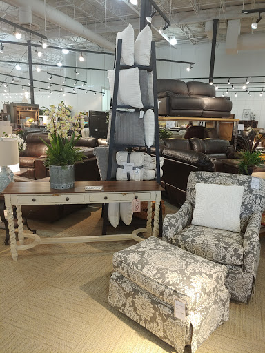 Shopping Mall «Furniture Row Shopping Center», reviews and photos, 1334 N Eastgate Ave, Springfield, MO 65802, USA