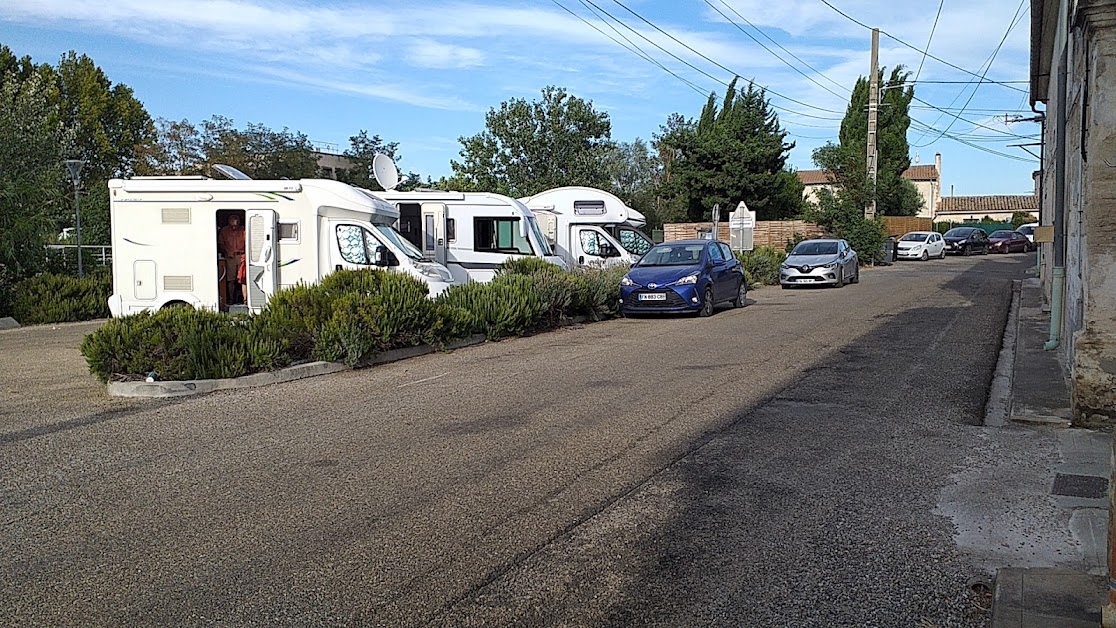 Aire Camping Cars à Beaucaire (Gard 30)