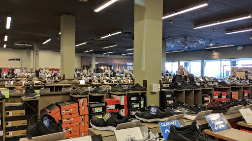 Shoe Store «DSW Designer Shoe Warehouse», reviews and photos, 17158 Redmond Way, Redmond, WA 98052, USA