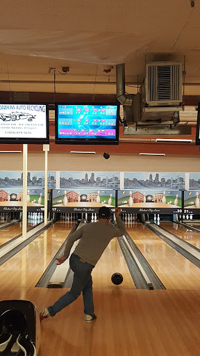 Bowling Alley «Walnut City Lanes», reviews and photos, 1800 SW East St, McMinnville, OR 97128, USA