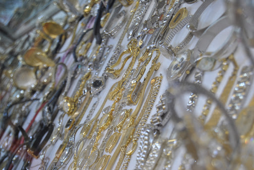 Pawn Shop «Herdez Jewelry & Pawn», reviews and photos, 7035 S Central Ave #2, Phoenix, AZ 85042, USA