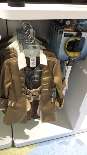 Toy Store «Disney Store», reviews and photos, 5220 Fashion Outlets Way, Rosemont, IL 60018, USA