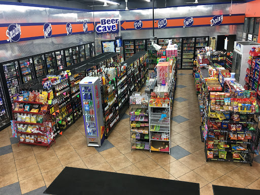 Liquor Store «Royal Liquor», reviews and photos, 3325 S Martin Luther King Jr Blvd, Lansing, MI 48910, USA