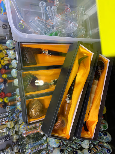 Tobacco Shop «Starbuzz Smoke Shop», reviews and photos, 668 Soscol Ave, Napa, CA 94559, USA