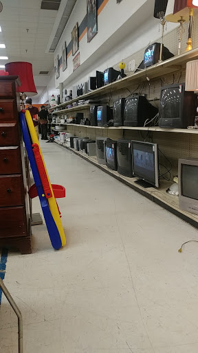 Thrift Store «Goodwill of North Georgia: Kennesaw Store and Donation Center», reviews and photos, 2500 Cobb Pkwy N, Kennesaw, GA 30152, USA