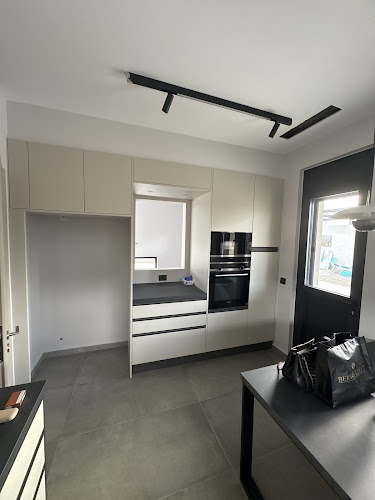 Λεωφ. Μαραθώνος 19, Γέρακας 153 44