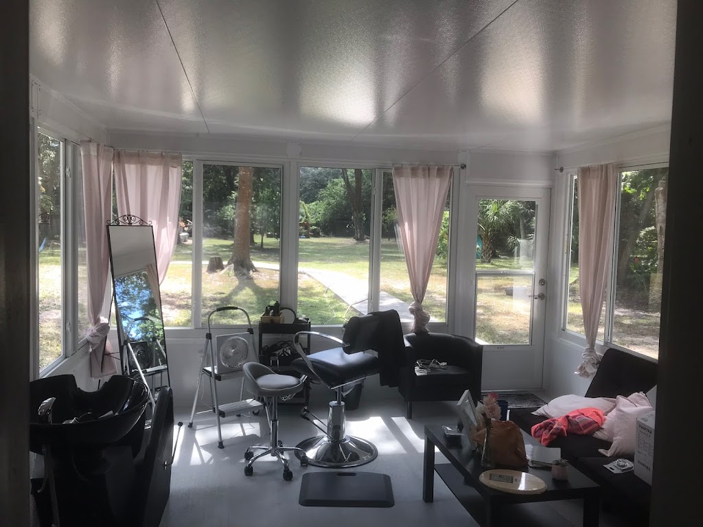 Bella Leigh's Salon 33578