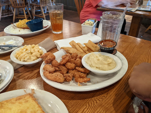 American Restaurant «Cracker Barrel Old Country Store», reviews and photos, Celebration Dr, Suwanee, GA 30024, USA