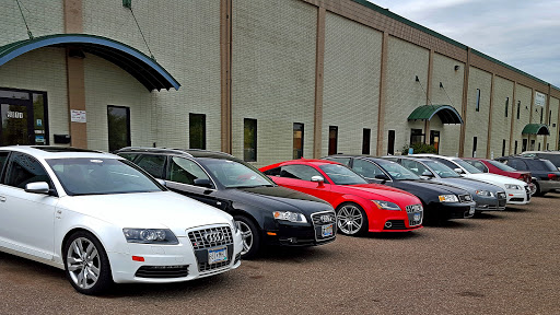 Used Car Dealer «Original Owner Autos», reviews and photos, 9811 Hamilton Rd, Eden Prairie, MN 55344, USA