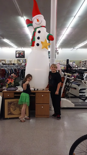 Thrift Store «Right Stuff Bargain Center», reviews and photos, 7480 Parkway Dr #110, Leeds, AL 35094, USA
