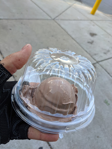 American Restaurant «Lickity Split Frozen Custard», reviews and photos, 6056 N Broadway St, Chicago, IL 60660, USA