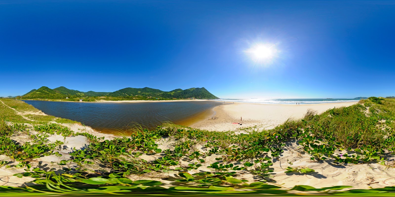 Fotografie cu Praia do Siriu - locul popular printre cunoscătorii de relaxare