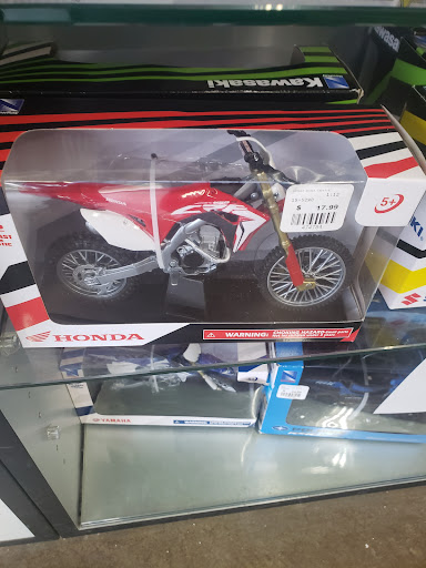 Motorcycle Parts Store «Cycle Gear», reviews and photos, 9128 Marshall Dr, Lenexa, KS 66215, USA