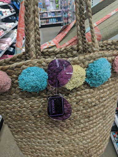 Variety Store «Five Below», reviews and photos, 1471 Som Center Rd, Mayfield Heights, OH 44124, USA