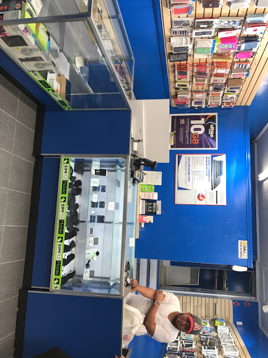 Cell Phone Store «iphone solutions», reviews and photos, 117 S Broadway, Lawrence, MA 01841, USA