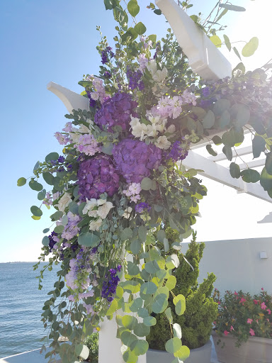 Florist «Country Village Florist and Gifts, Inc.», reviews and photos, 212 E Main St, East Islip, NY 11730, USA