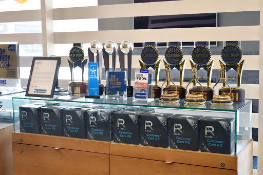 Subaru Dealer «Mid City Subaru Chicago», reviews and photos, 4330 W Irving Park Rd, Chicago, IL 60641, USA