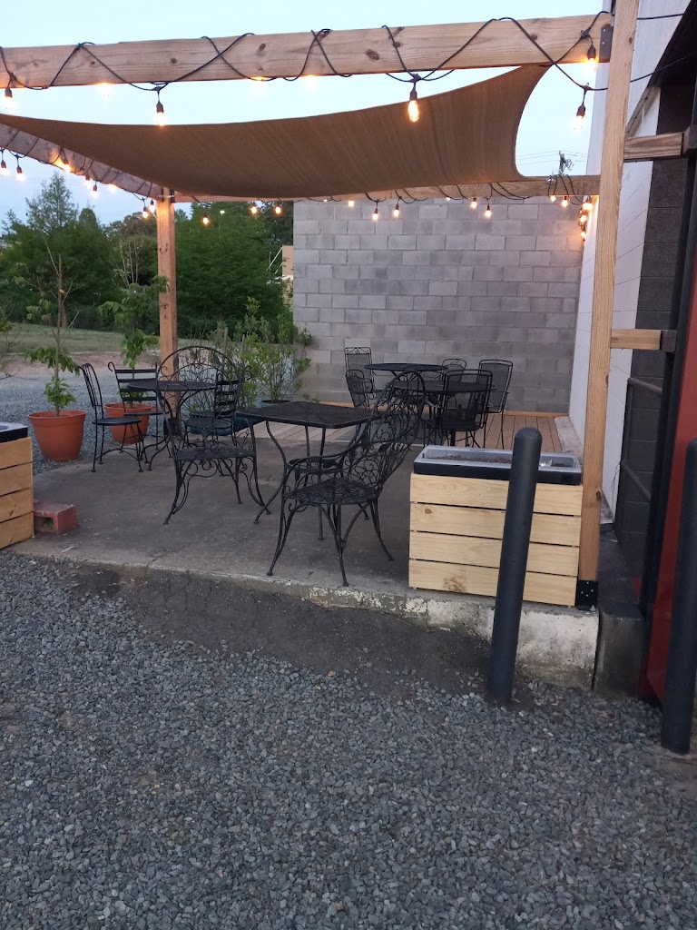 Yanni Bistro 28105