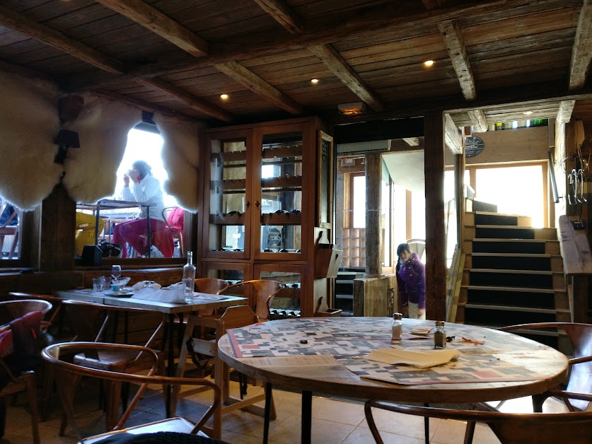 LE SOLAN D'ANIATHAZZE-RESTAURANT CHAMBRE D'HOTE à Peisey-Nancroix