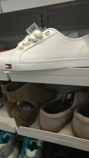 Clothing Store «Ross Dress for Less», reviews and photos, 249 Deane Dr, Rockford, IL 61107, USA