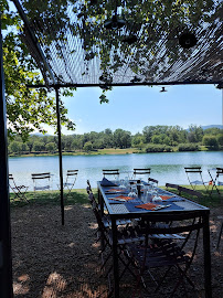 Atmosphère du Restaurant LA GUINGUETTE DU LAC à Saint-Jean-Pla-de-Corts - n°10