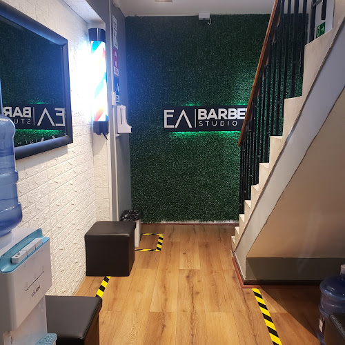 EA BARBER STUDIO