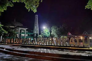 Alun - Alun Palabuhanratu image