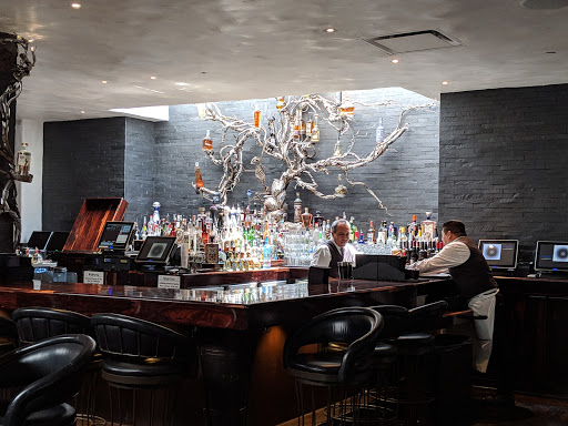 Shopping Mall «Crystal Cove Shopping Center», reviews and photos, 7845-8085 East Coast Hwy, Newport Beach, CA 92657, USA