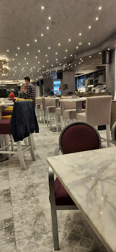 Qoya Restaurant & Lounge 