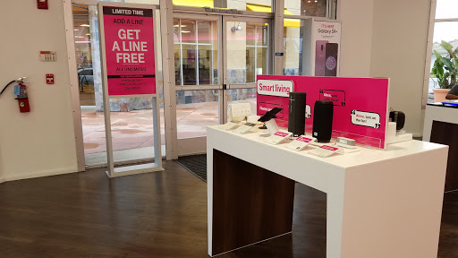 Cell Phone Store «T-Mobile», reviews and photos, 5050 Arlington Ave Suite 100, Riverside, CA 92504, USA