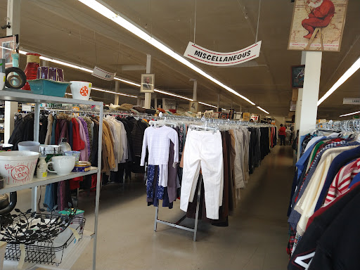 Thrift Store «Thrift Center Thrift Store», reviews and photos, 1060 El Camino Real, San Carlos, CA 94070, USA