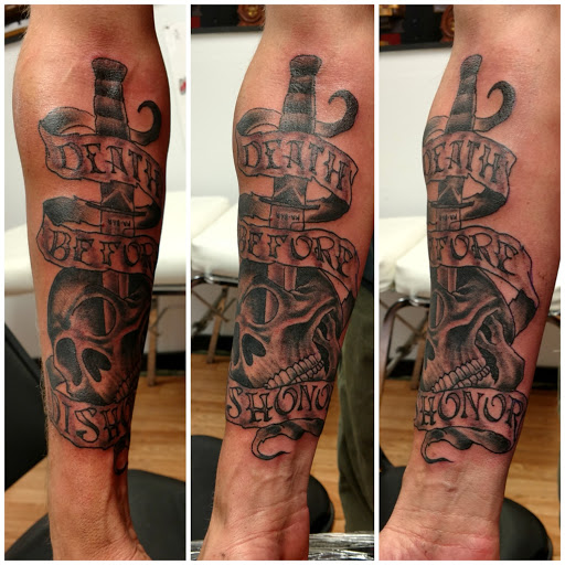 Tattoo Shop «Patriotic Pain Tattoo & Body Piercing», reviews and photos, 5658 William Penn Hwy, Murrysville, PA 15668, USA