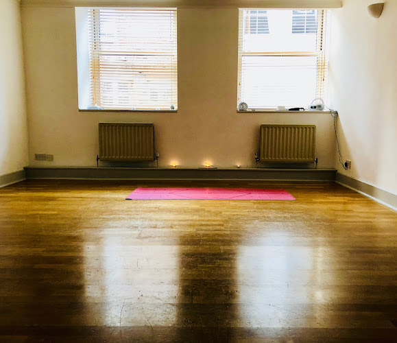 Sarah Power Yoga - Yoga studio