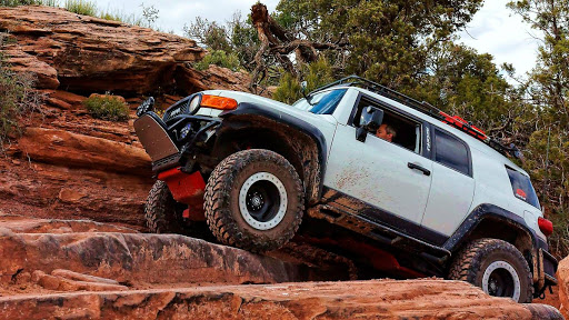 Auto Repair Shop «Woodside Auto & Tire», reviews and photos, 333 Woodside Rd, Redwood City, CA 94061, USA