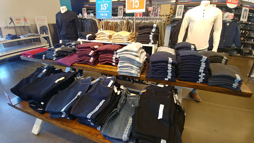 Clothing Store «Old Navy», reviews and photos, 45215 Worth Ave, California, MD 20619, USA