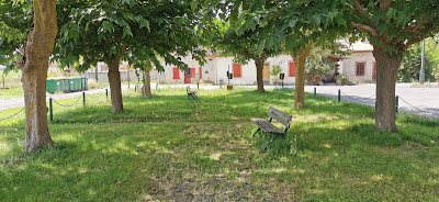 Jardin public à Menville