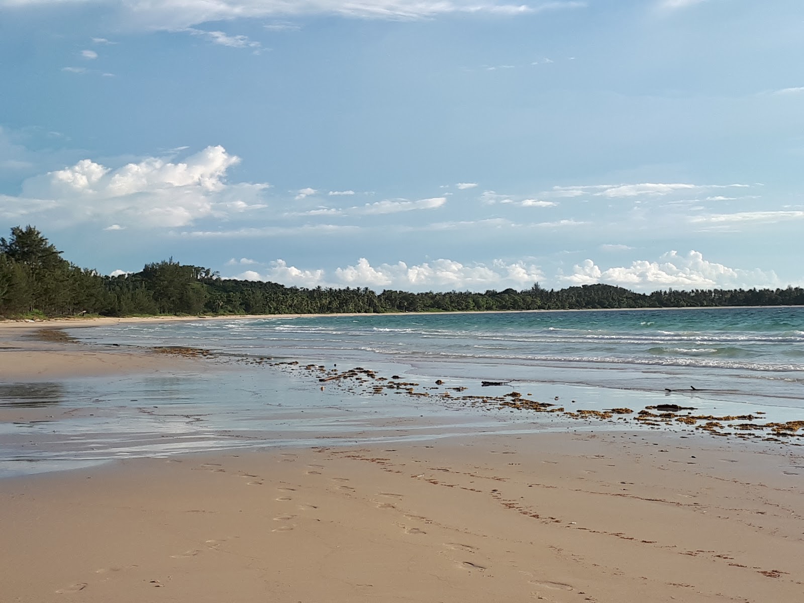 Foto van Indarason Beach met turquoise water oppervlakte