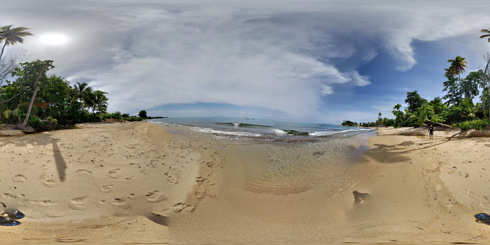 Photo de Playa Dona Lala Beach - bon endroit convivial pour les animaux de compagnie pour les vacances