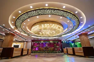 Le Diamonds' Banquet Hall image