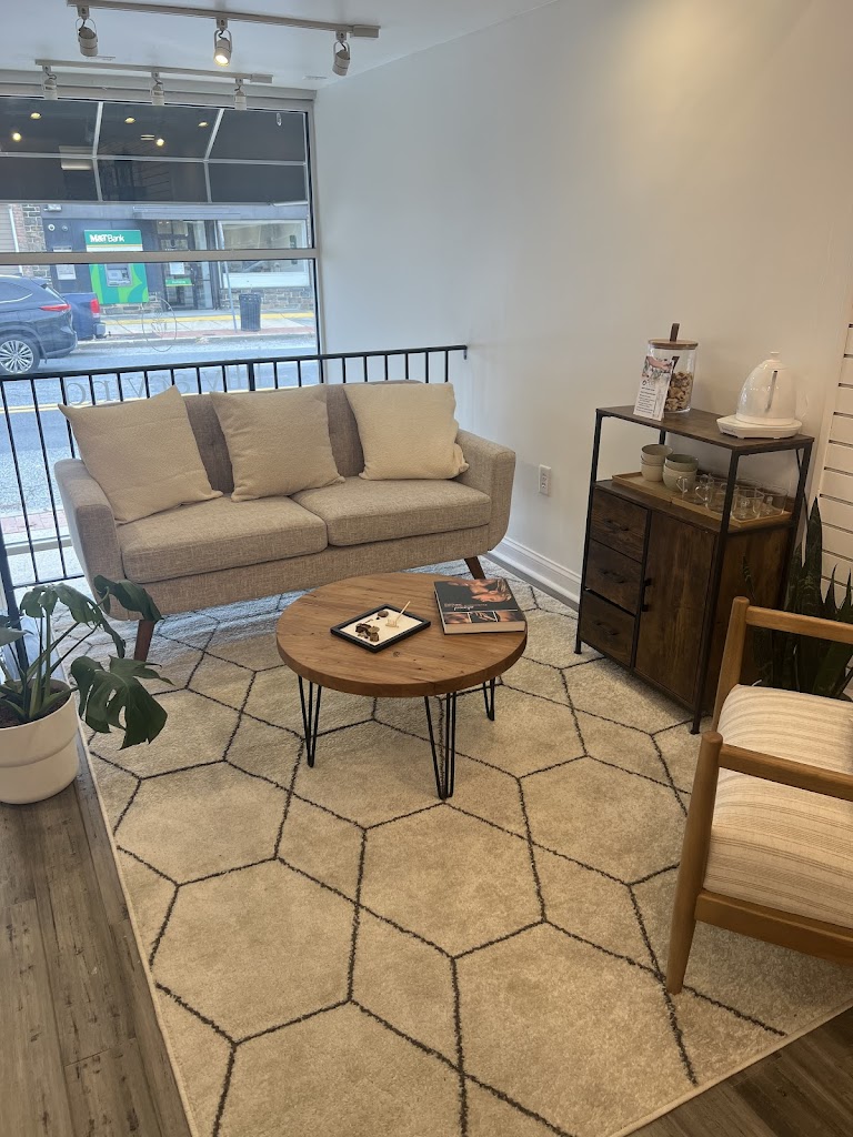 Lilly Arvind Skin Clinic 21228