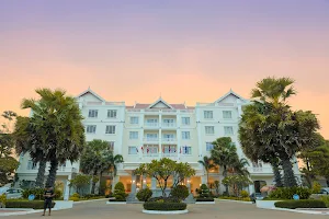 Pursat Riverside Hotel & Spa image