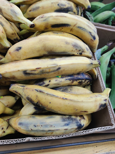 Produce Market «Rogers Park Fruit Market», reviews and photos, 7401 N Clark St, Chicago, IL 60626, USA