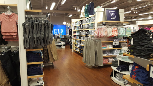 Clothing Store «Gap», reviews and photos, 18511 Outlet Blvd, Chesterfield, MO 63005, USA