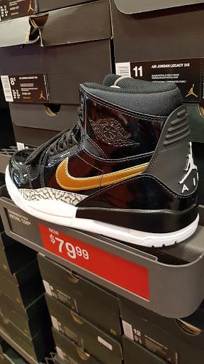 Clothing Store «Nike Factory Store», reviews and photos, 661 S Fork Ave SW Suite H, North Bend, WA 98045, USA