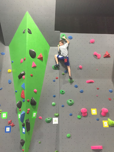 Rock Climbing Gym «Apex Climbing Gym», reviews and photos, 7200 W 106th St, Overland Park, KS 66212, USA